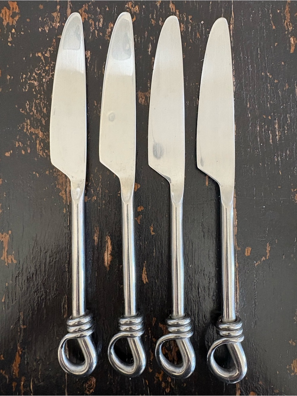 Gibson CUOMO Stainless DINNER KNIVES Open Ring Tip 18/8 Glossy Flatware Set of 4